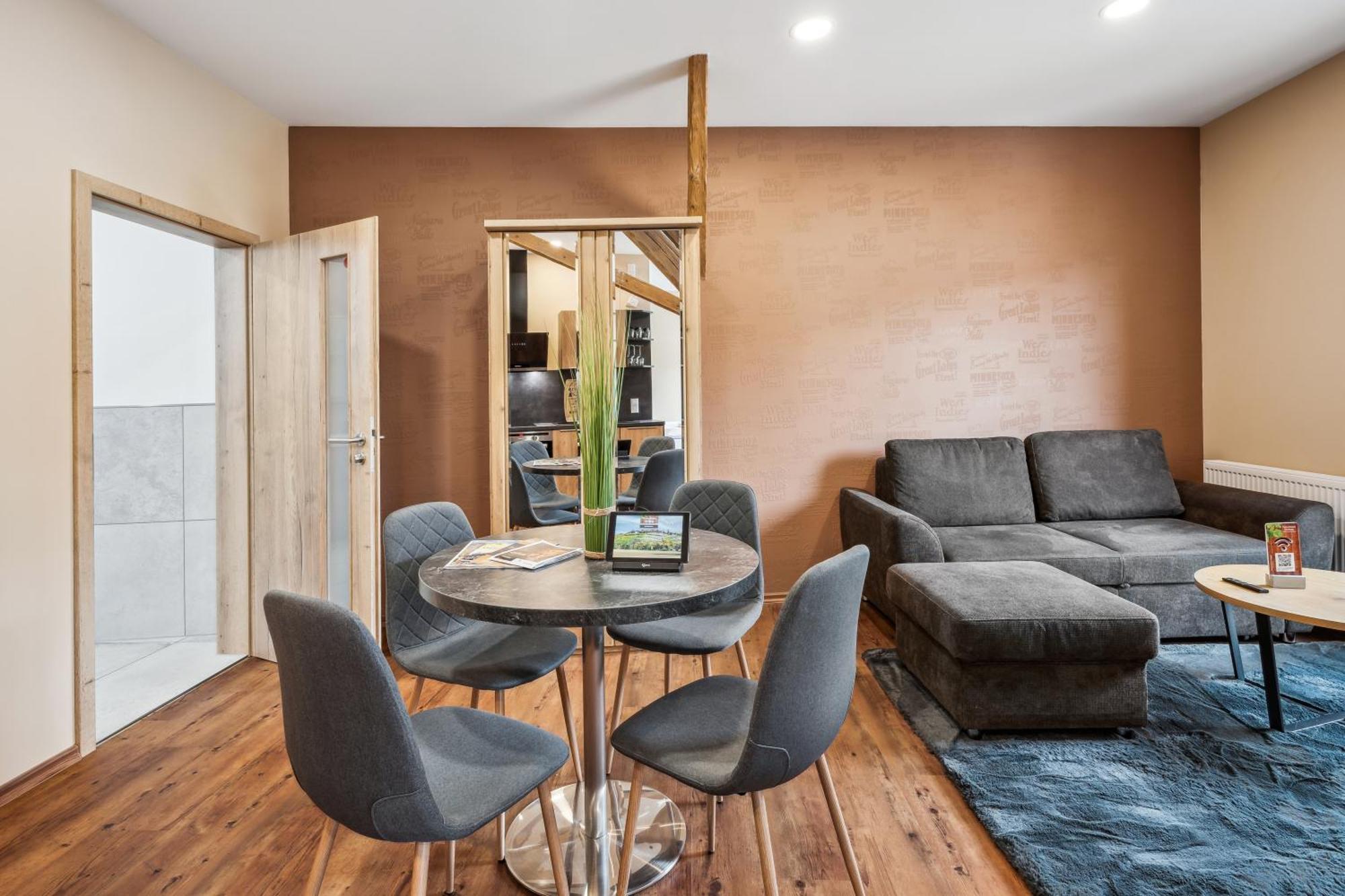 Apartmenthaus Schlag Наумбург Екстериор снимка