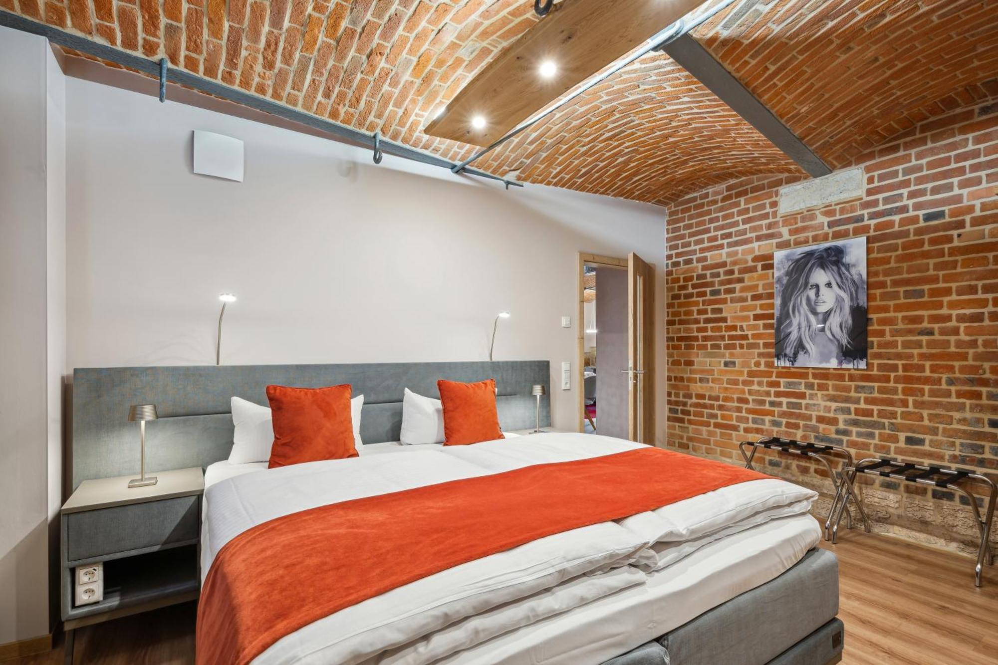 Apartmenthaus Schlag Наумбург Екстериор снимка