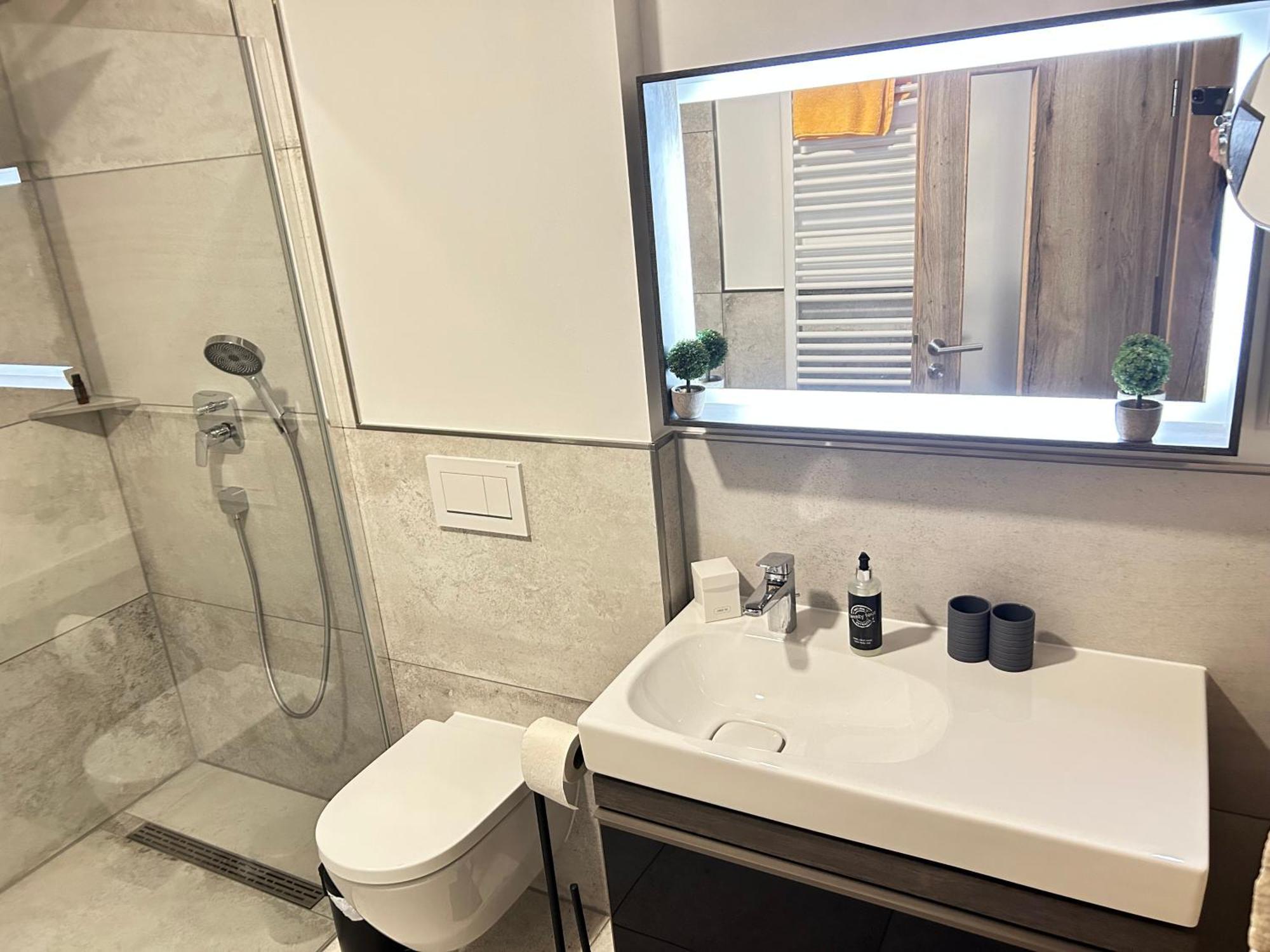 Apartmenthaus Schlag Наумбург Екстериор снимка